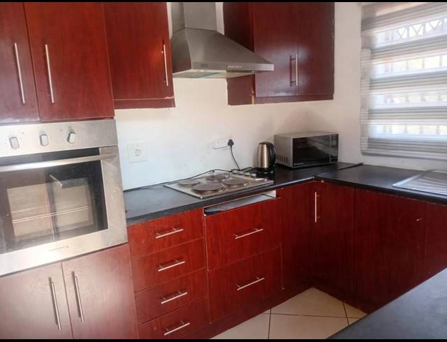 2 BEDROOM HOUSE FOR SALE IN PROTEA GLEN